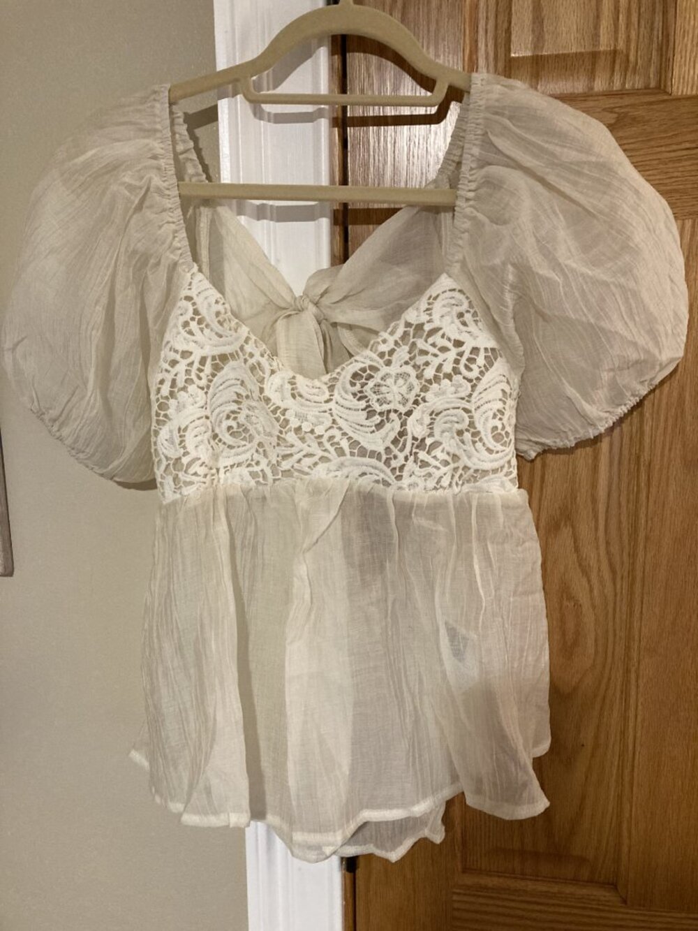 BOHO Sheer Flowy puffy sleeve open-back top - size small (NWOT)